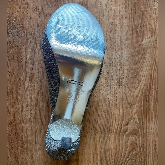 Adrianna Papell RITA Metallic Peep-Toe Sling-Back  Platform. Gently worn. - Picture 2 of 5